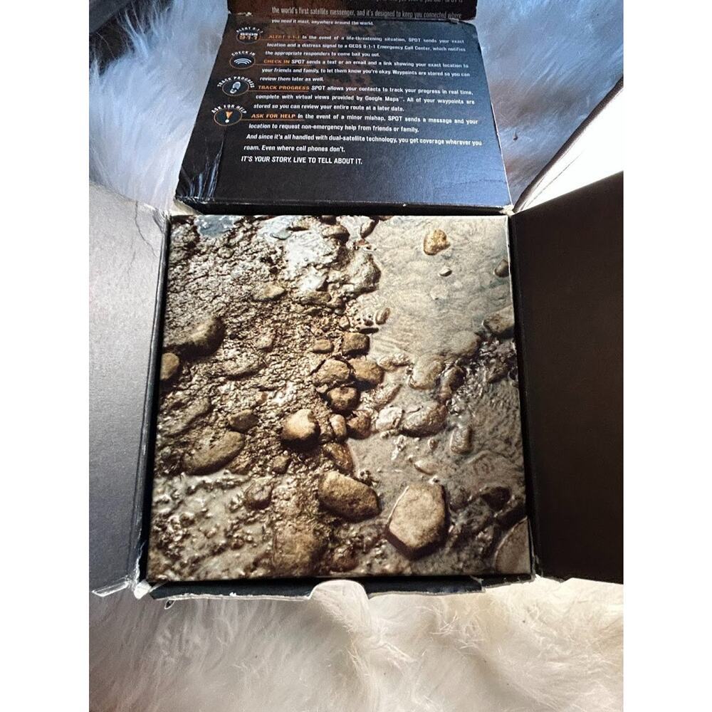 Spot Satellite Personal Tracker Messenger Emergency Google Maps Handheld GPS - Picture 5 of 10